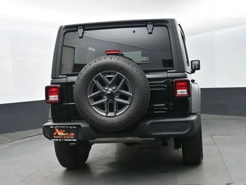 Used 2025 Jeep Wrangler Unlimited Sport AWD/4WD image 8