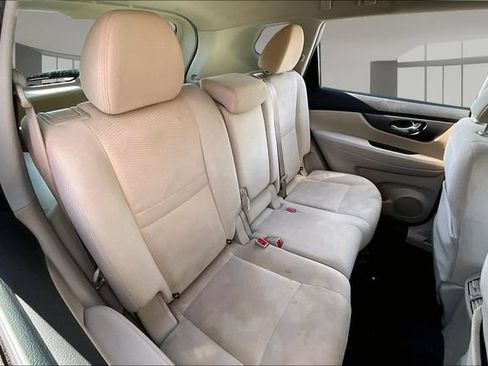 Used 2016 Nissan Rogue SV FWD image 22