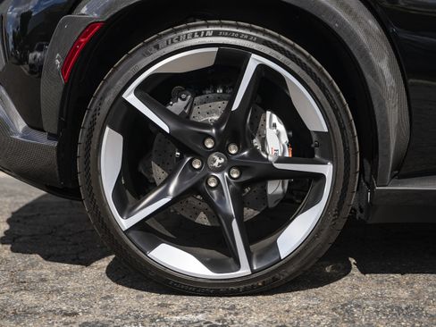 Used 2025 Ferrari Purosangue AWD/4WD image 12