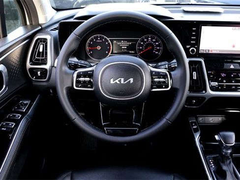 Used 2022 Kia Sorento SX image 29