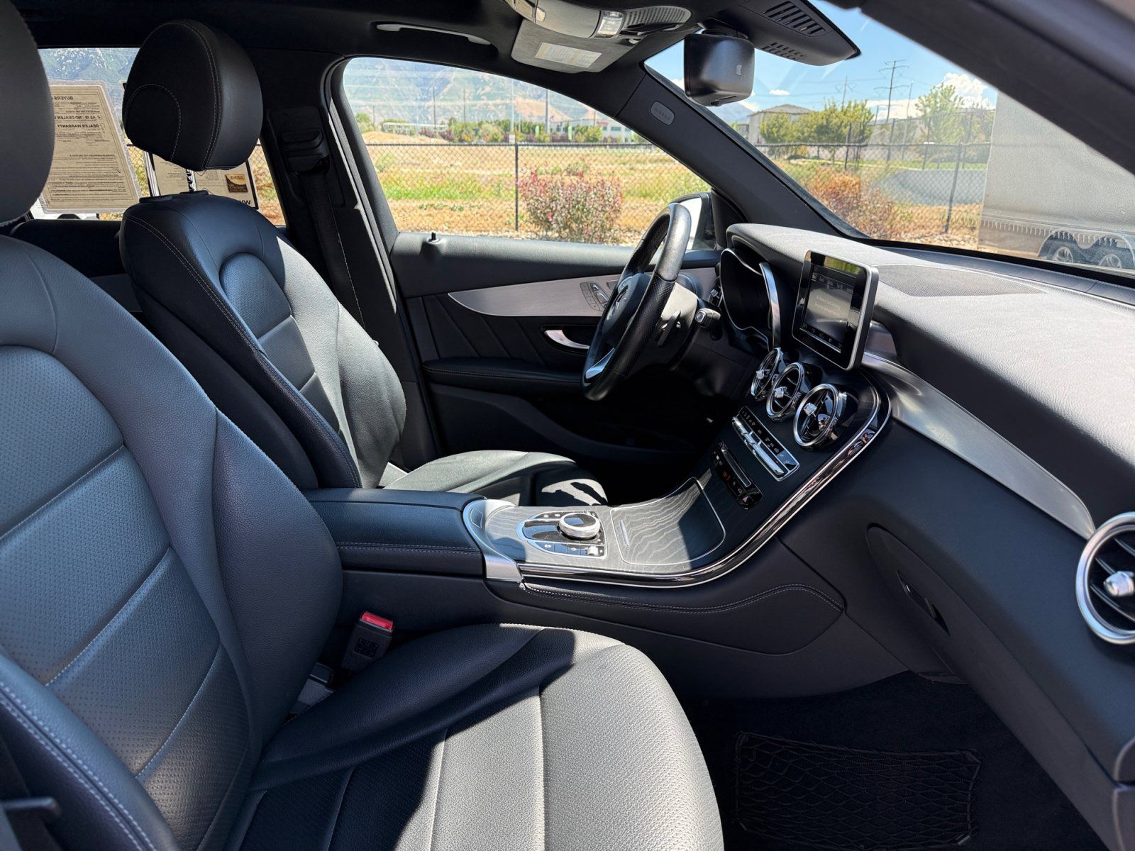 Used 2019 Mercedes-Benz GLC 300 4MATIC image 19
