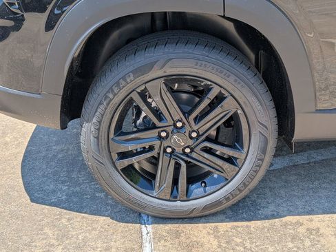 New 2026 Chevrolet Trax ACTIV w/ Driver Confidence Package FWD image 3