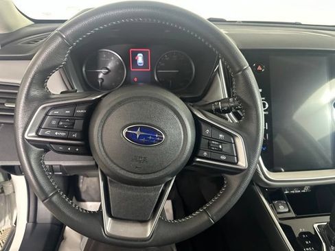 Used 2025 Subaru Outback Premium AWD/4WD image 14