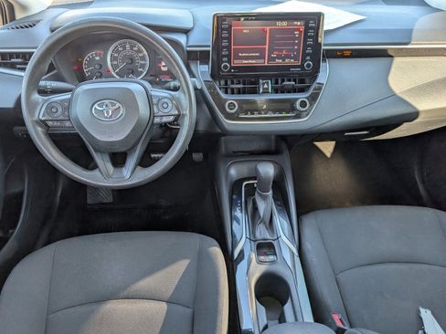 Used 2021 Toyota Corolla LE image 10