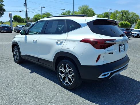 Used 2023 Kia Seltos EX AWD/4WD image 6
