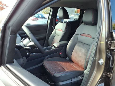 New 2026 Nissan Kicks SR image 4