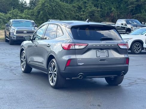 Used 2022 Ford Escape SE w/ SE Sport Appearance Package FWD image 15