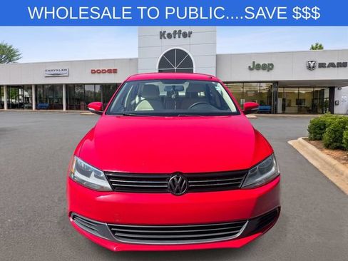 Used 2013 Volkswagen Jetta SE FWD image 3