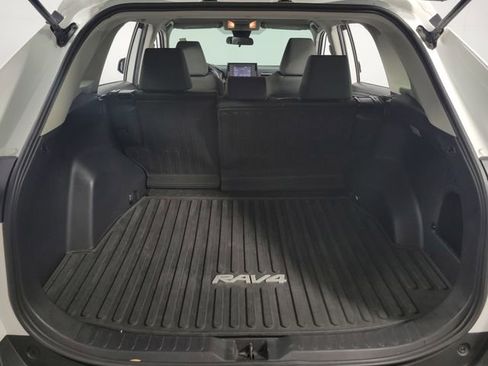 Used 2021 Toyota RAV4 XLE image 26