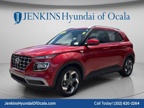 Used 2023 Hyundai Venue SEL FWD image 7