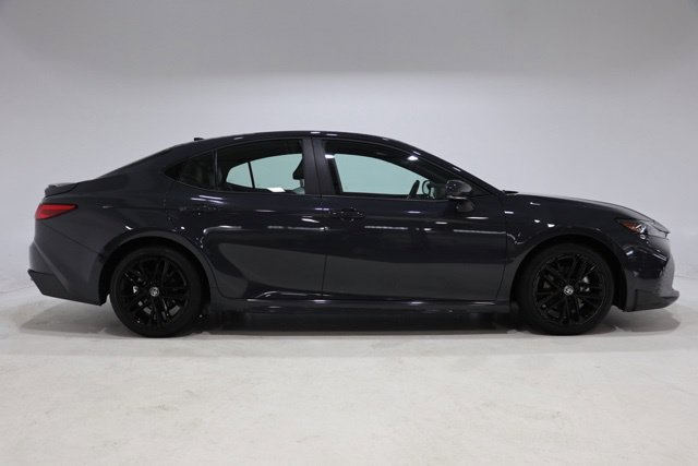 Used 2025 Toyota Camry SE FWD image 8