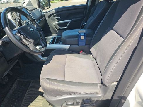 Used 2021 Nissan Titan SV w/ SV Convenience Package AWD/4WD image 7