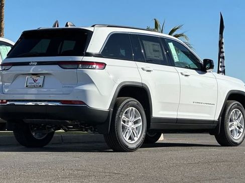 New 2025 Jeep Grand Cherokee Laredo X image 8