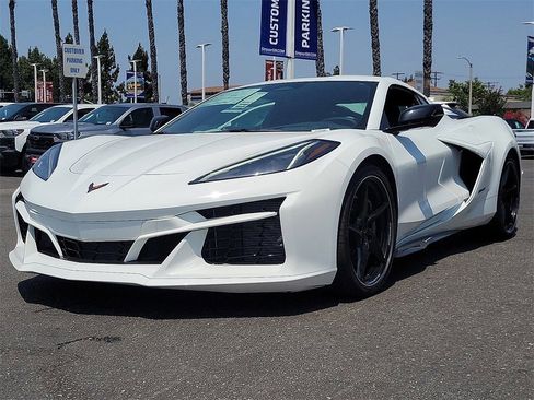 New 2025 Chevrolet Corvette E-Ray image 24