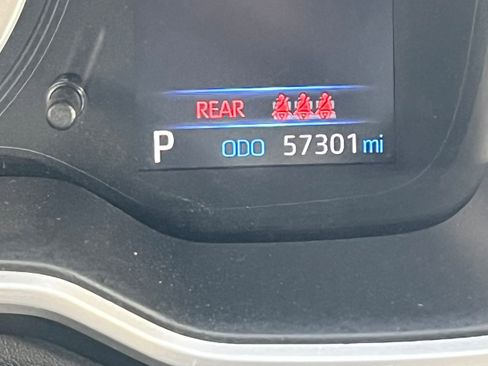 Certified 2022 Toyota Corolla SE w/ SE Preferred Package image 8