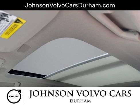 Used 2023 Volvo XC40 B5 Plus w/ Driver Assist Package AWD/4WD image 16