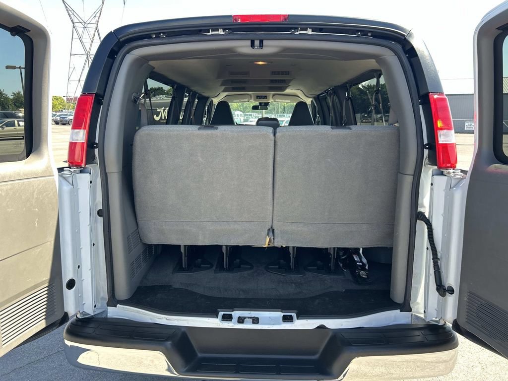 Used 2025 GMC Savana 3500 LT w/ LT Preferred Equipment Group RWD image 17