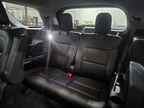 Used 2023 Ford Explorer XLT w/ Equipment Group 202A AWD/4WD image 20