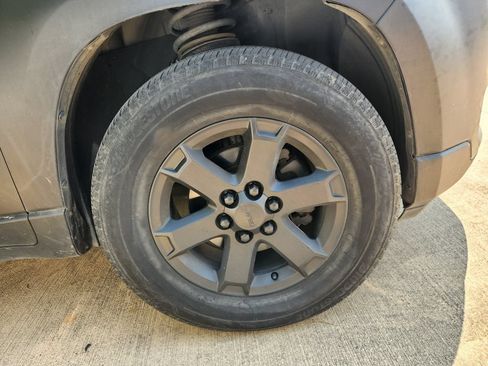 Used 2013 GMC Acadia SLE FWD image 8
