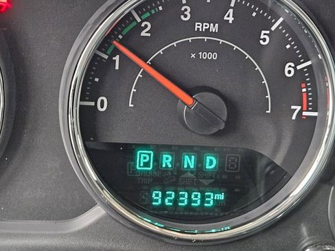 Used 2015 Jeep Wrangler Unlimited Sport w/ Connectivity Group image 18