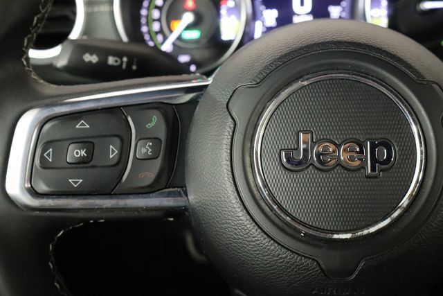 Used 2023 Jeep Wrangler Unlimited Sahara AWD/4WD image 8