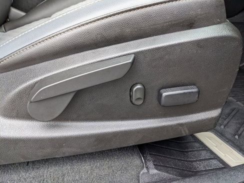 Used 2019 Chevrolet Colorado Z71 image 48