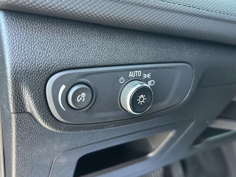 Used 2025 Chevrolet TrailBlazer LT w/ Driver Confidence Package image 21