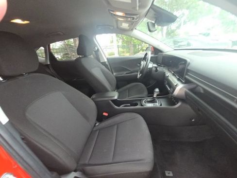 Used 2024 Hyundai Kona SEL FWD image 12