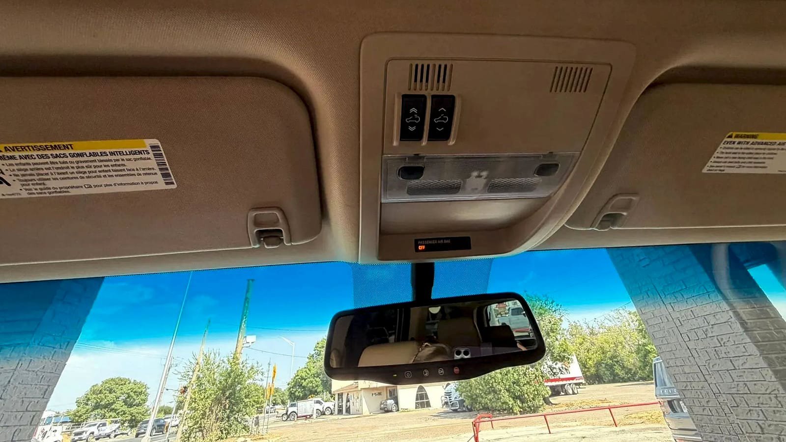 Used 2014 Chevrolet Suburban LT RWD image 26