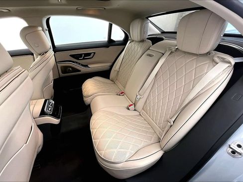 Used 2024 Mercedes-Benz S 580 4MATIC Sedan w/ Warmth & Comfort Package image 34