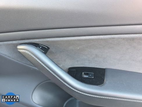 Used 2019 Tesla Model 3 Standard Range Plus image 71