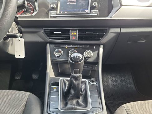 Used 2021 Volkswagen Jetta S image 7