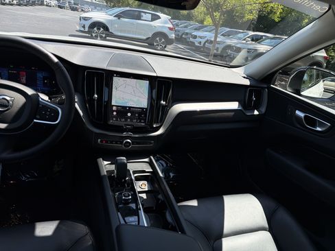 Certified 2024 Volvo XC60 B5 Core w/ Protection Package Premier AWD/4WD image 31