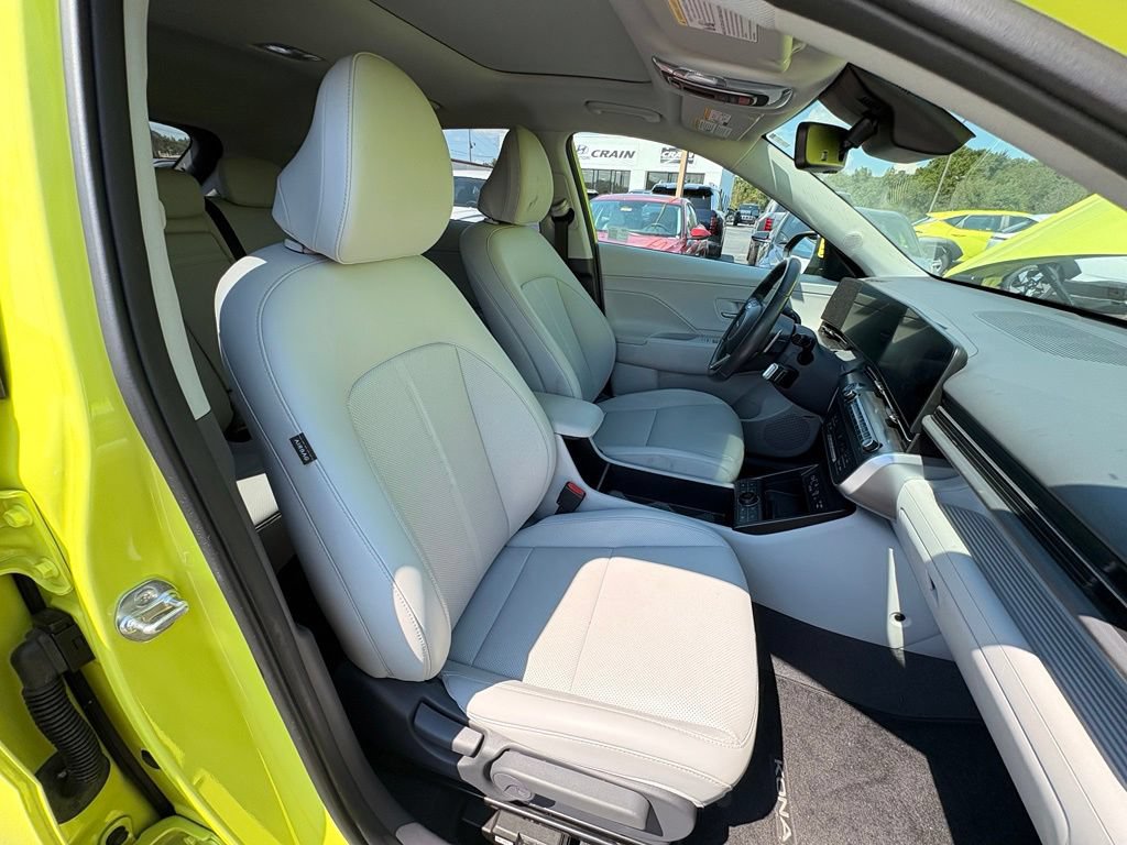 Used 2025 Hyundai Kona Limited AWD/4WD image 30