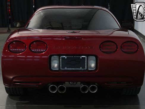 Used 2001 Chevrolet Corvette Coupe w/ Preferred Equipment Group2 image 18