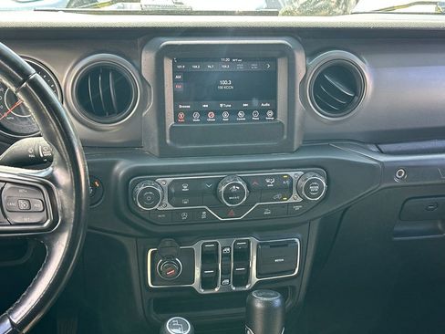 Used 2022 Jeep Wrangler Unlimited Sport image 16