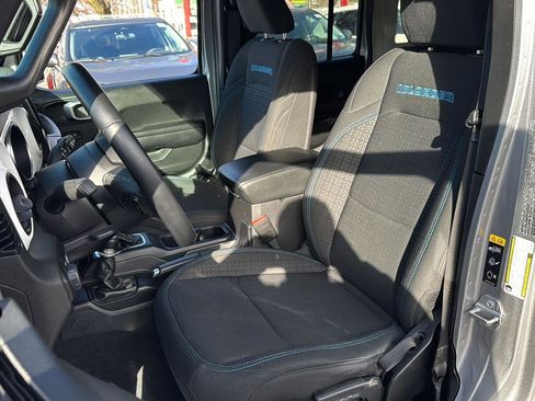 Used 2021 Jeep Wrangler Unlimited Islander image 16
