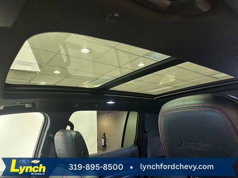 Used 2025 Chevrolet Traverse RS w/ LPO, Floor Liner Package AWD/4WD image 4