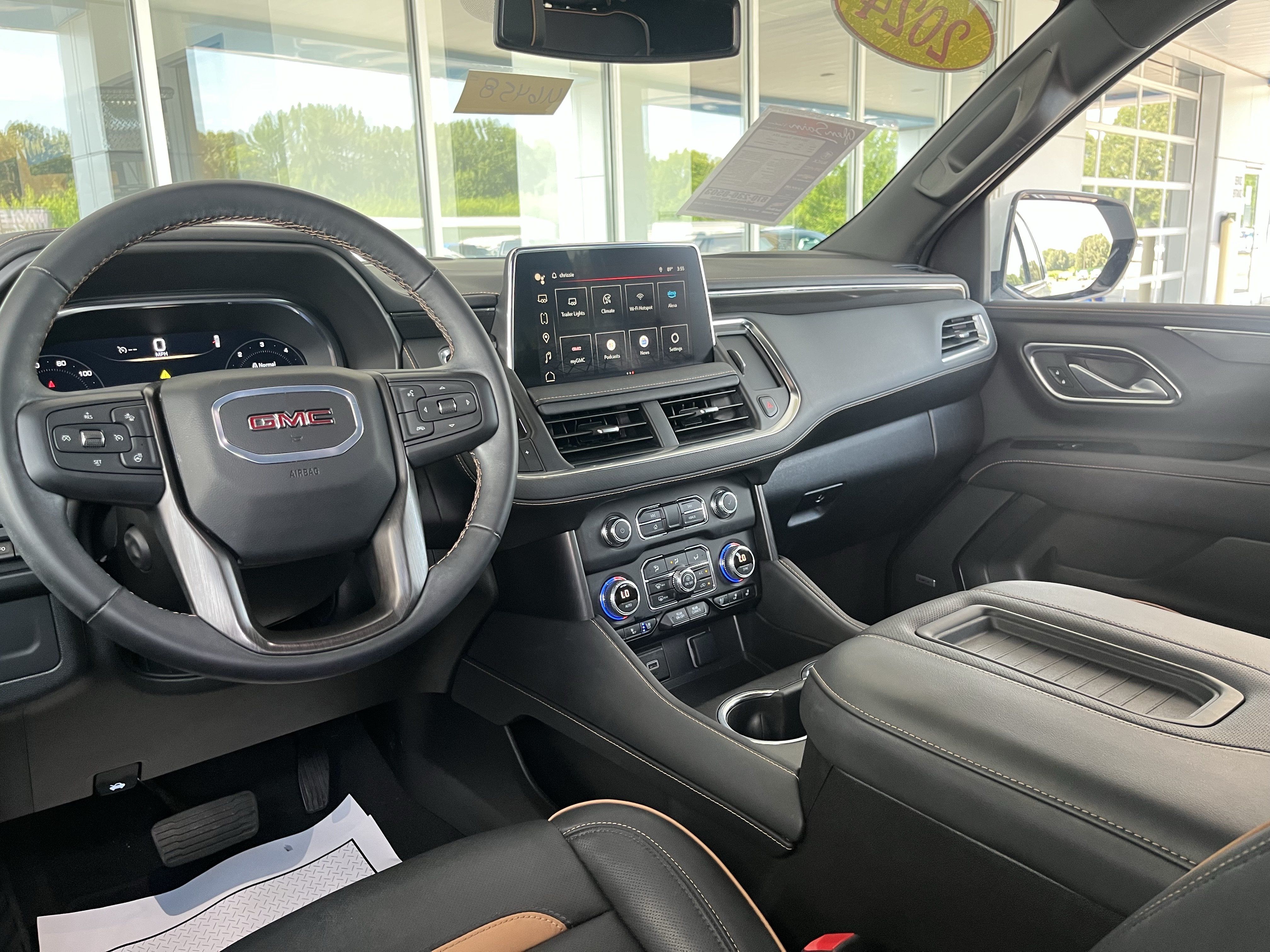Used 2024 GMC Yukon AT4 w/ Technology Package AWD/4WD image 2