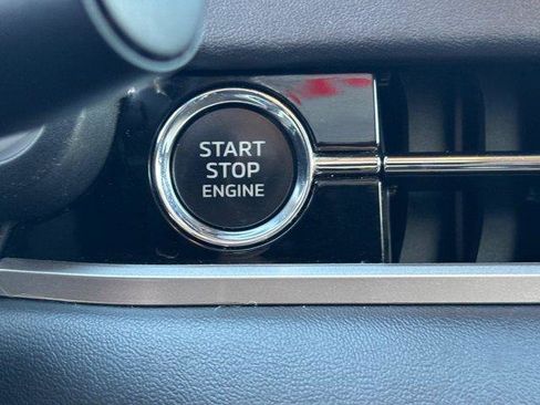 Used 2024 Mitsubishi Outlander SE image 30