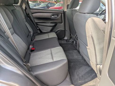 Used 2024 Nissan Rogue SV FWD image 25