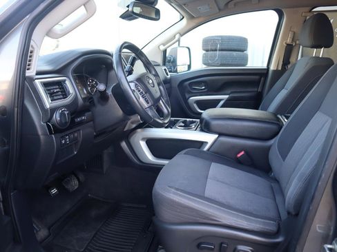 Used 2021 Nissan Titan SV w/ SV Convenience Package image 62