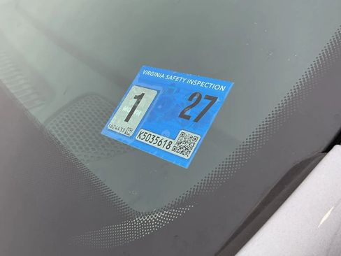 Used 2021 Chrysler Voyager Lxi image 13