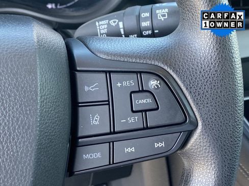 Certified 2025 Toyota Sienna LE image 28