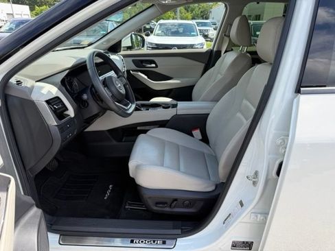 Certified 2023 Nissan Rogue SL w/ SL Premium Package AWD/4WD image 18