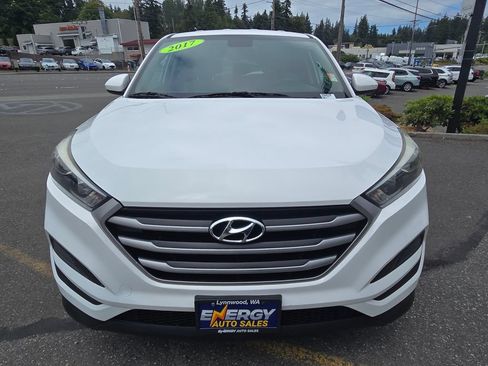 Used 2017 Hyundai Tucson SE FWD image 2
