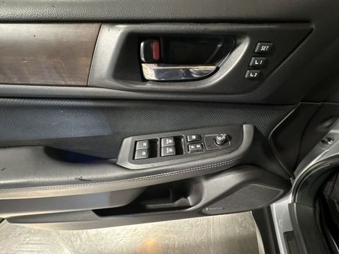 Used 2016 Subaru Outback 3.6R Limited image 21