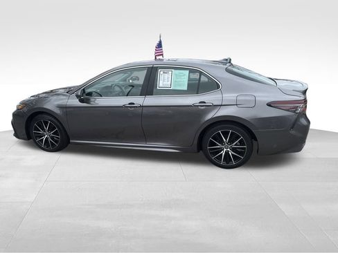 Used 2023 Toyota Camry SE image 14