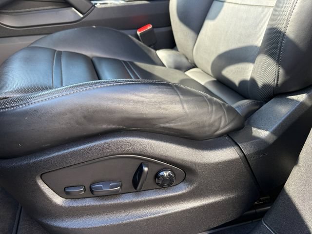Used 2023 Porsche Cayenne Platinum Edition AWD/4WD image 20