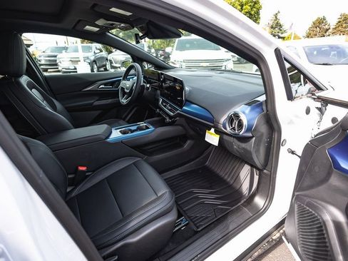 New 2026 Chevrolet Equinox EV LT w/ LPO, Blackout Package image 12